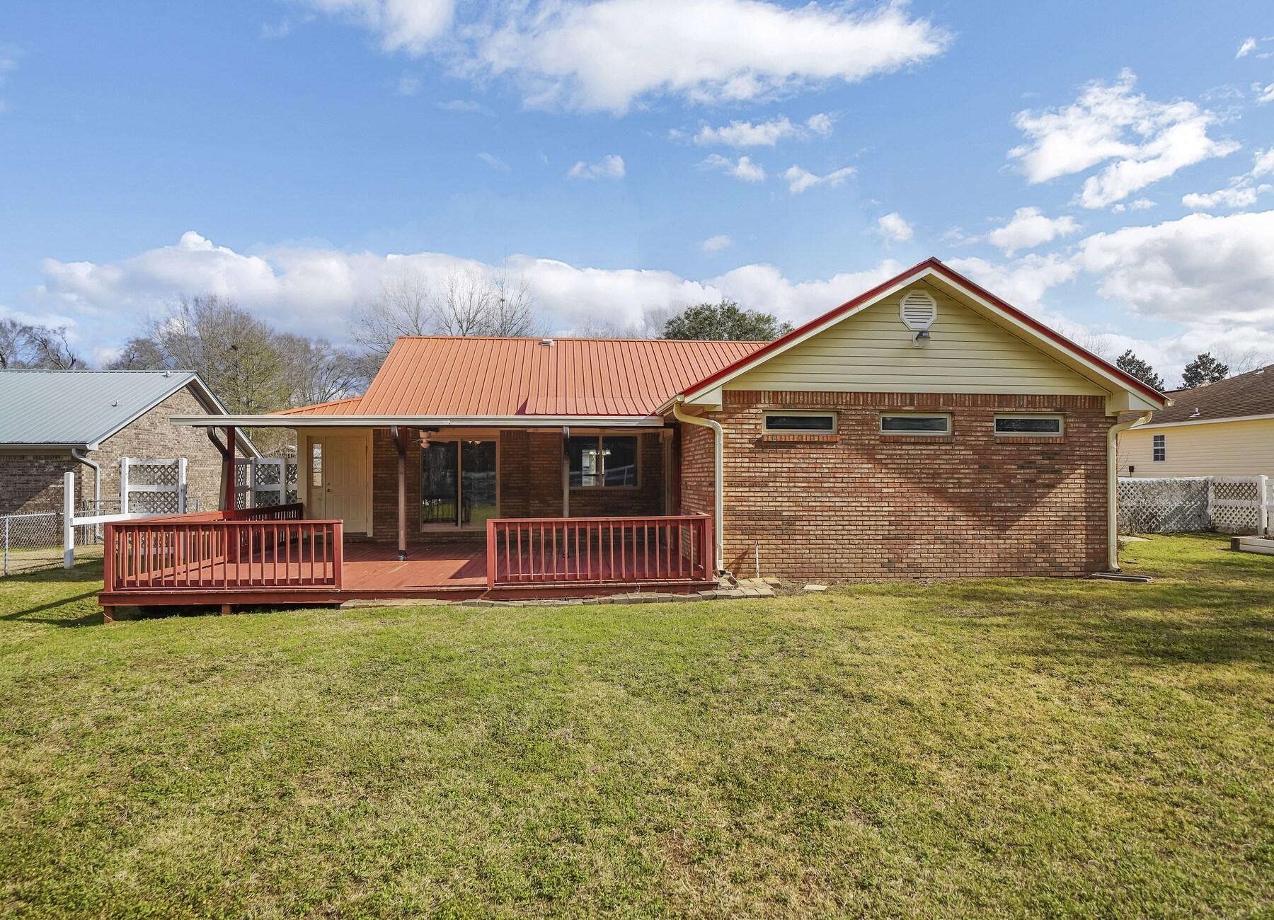 110 Pointer Lane Crestview, FL 32536 - Photo 13 of 54 Gallery Image 13