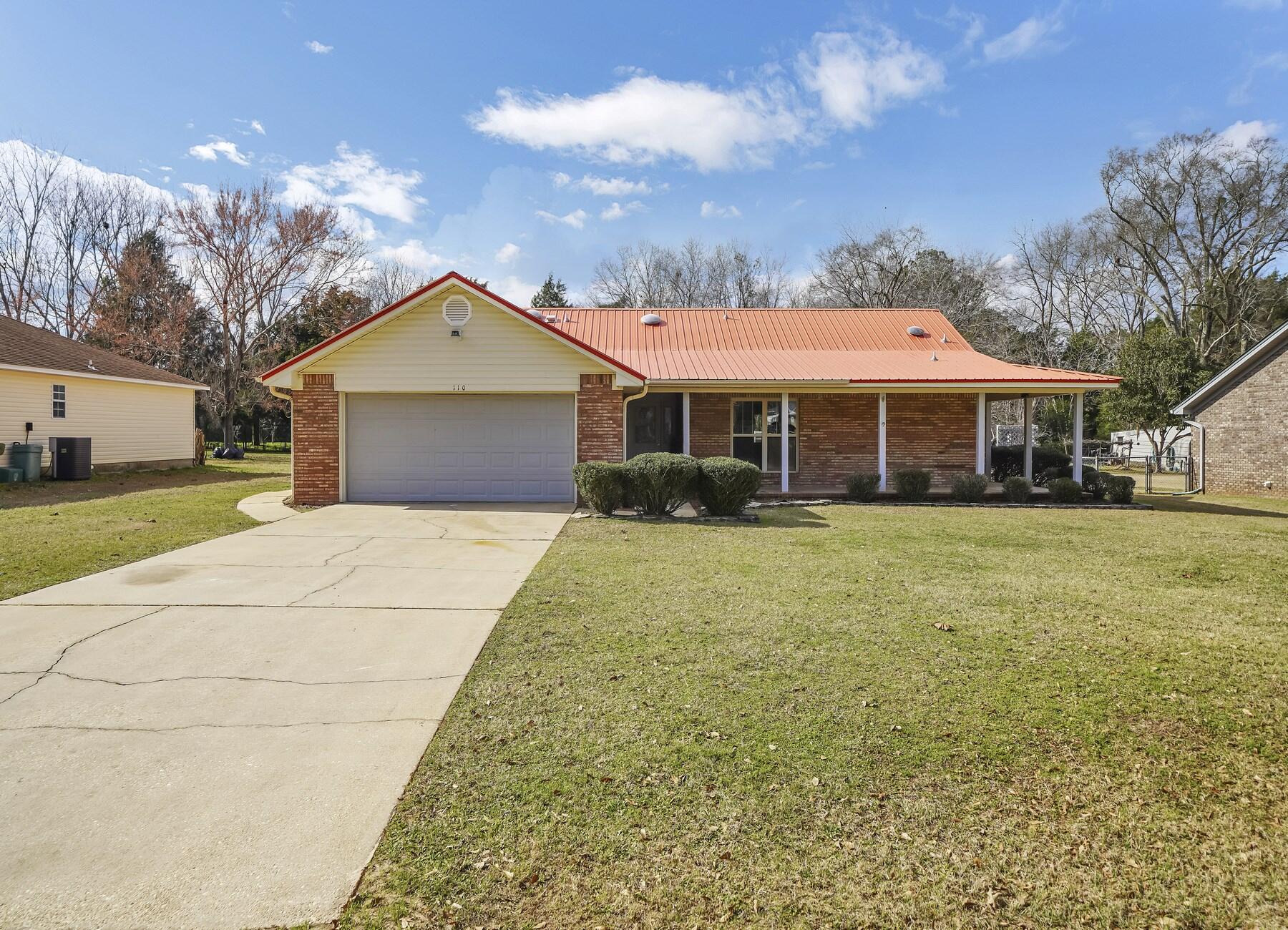 110 Pointer Lane Crestview, FL 32536 - Photo 4 of 54 Gallery Image 4