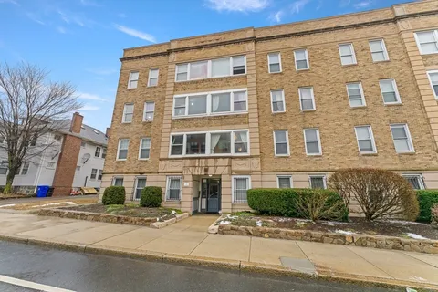 $549,000 | 238 South Huntington Avenue, Unit 5, Boston, MA 02130