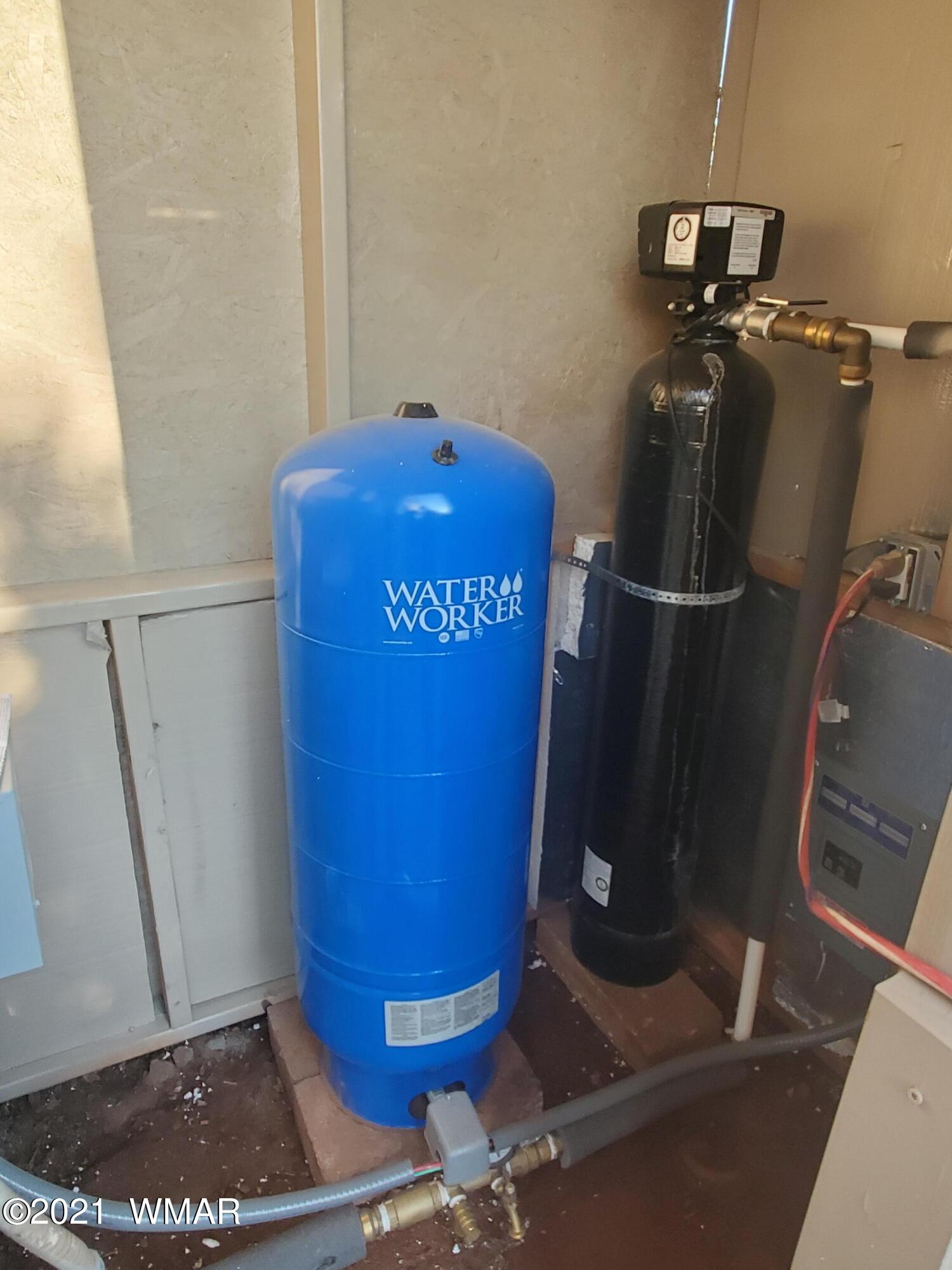 181 River Spings Ranch St. Johns, AZ 85936 - Photo 46 of 60 a room with water heater and car