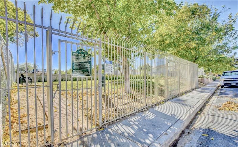 1335 Lorilyn Avenue, Unit 2 Las Vegas, NV 89119 - Photo 23 of 26