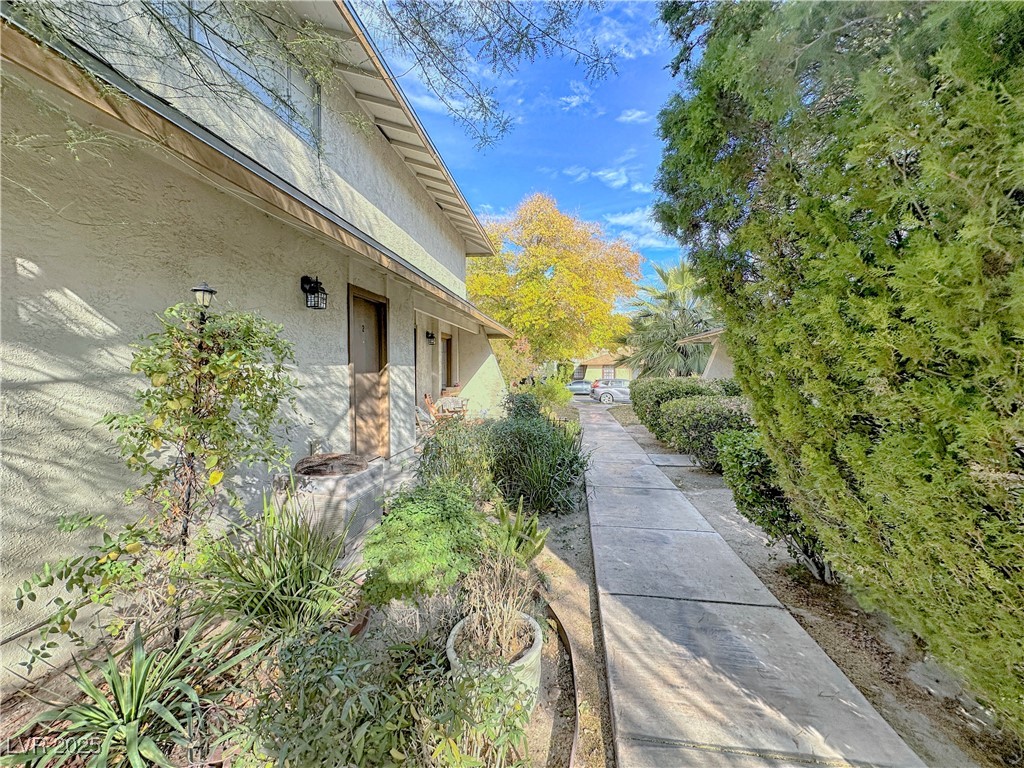 1335 Lorilyn Avenue, Unit 2 Las Vegas, NV 89119 - Photo 3 of 26