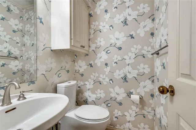 $575,000 | 3840 Edgewater Drive, Bedford, TX 76021