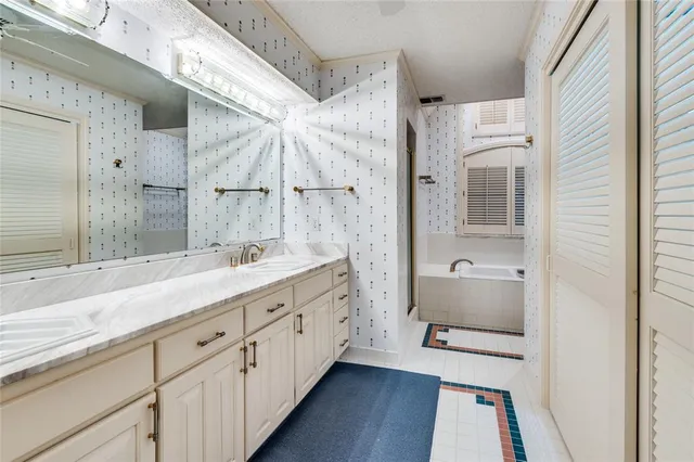 $575,000 | 3840 Edgewater Drive, Bedford, TX 76021