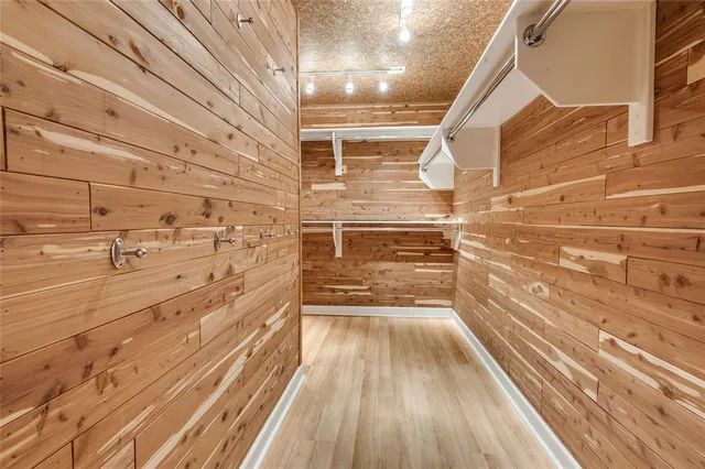 $575,000 | 3840 Edgewater Drive, Bedford, TX 76021