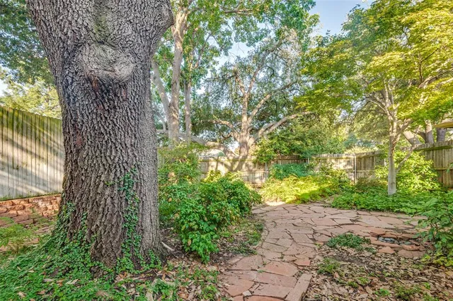 $575,000 | 3840 Edgewater Drive, Bedford, TX 76021