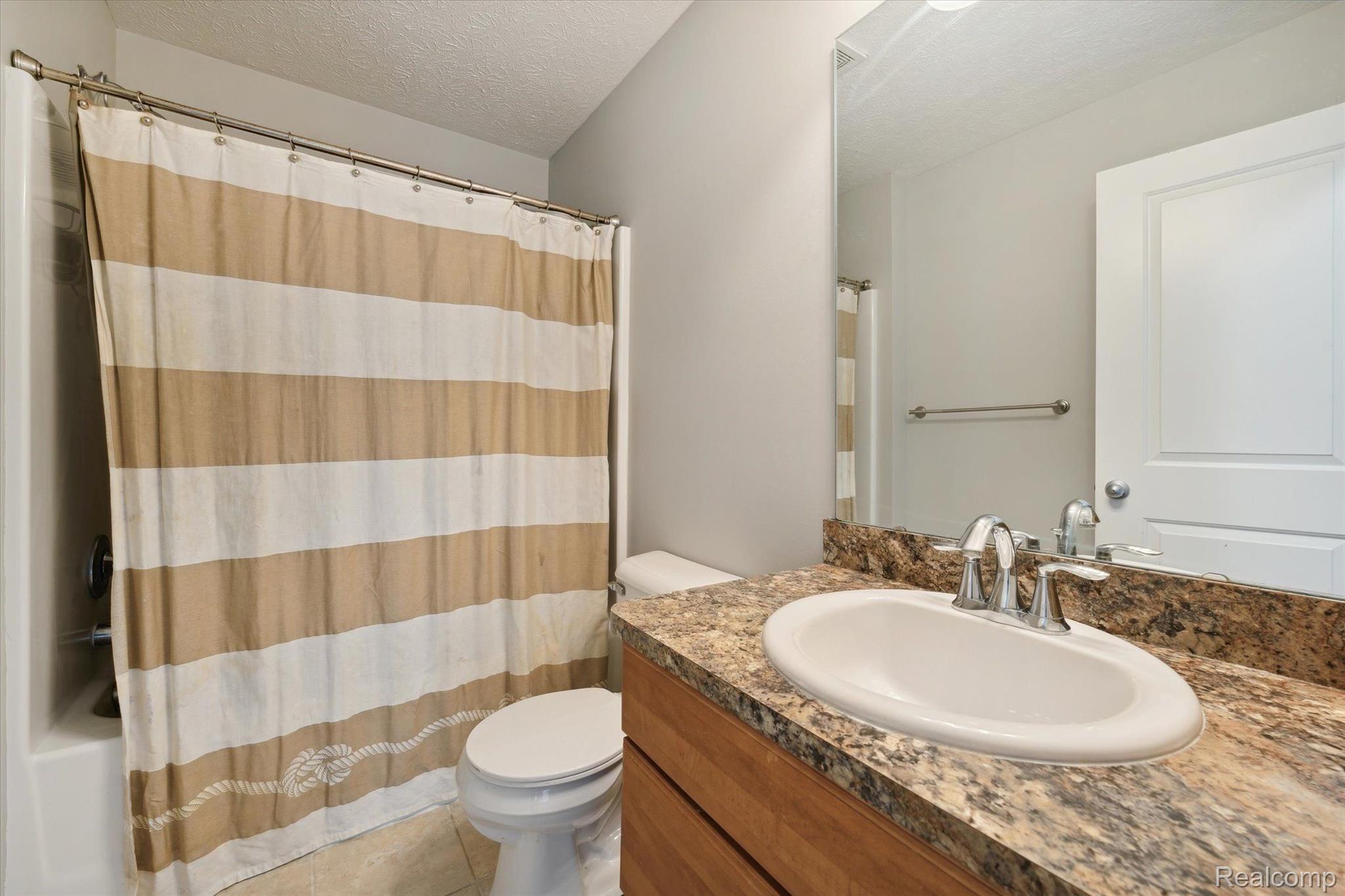 808 Spirea Howell, MI 48843 - Photo 17 of 35 Gallery Image 17