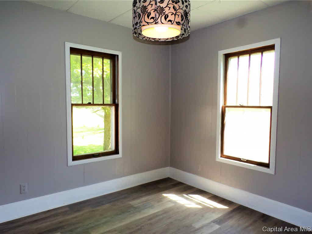 433 West Chestnut Street Oneida, IL 61467 - Photo 15 of 23 Gallery Image 15