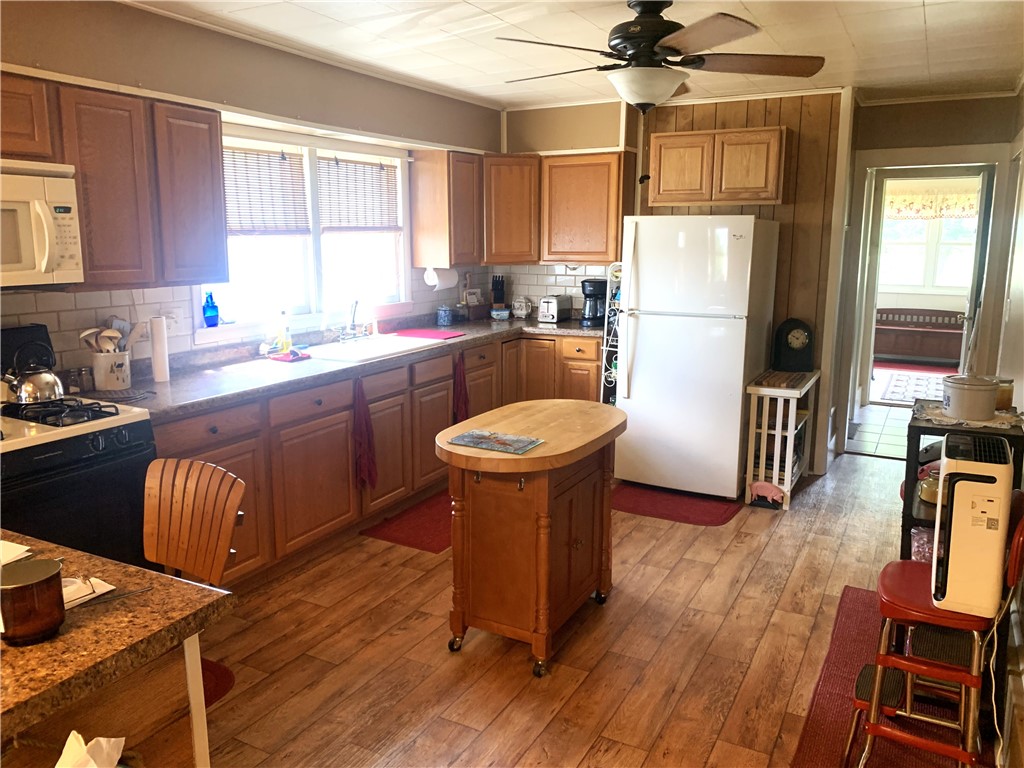 179 North 2000 East Road Rosamond, IL 62083 - Photo 7 of 13