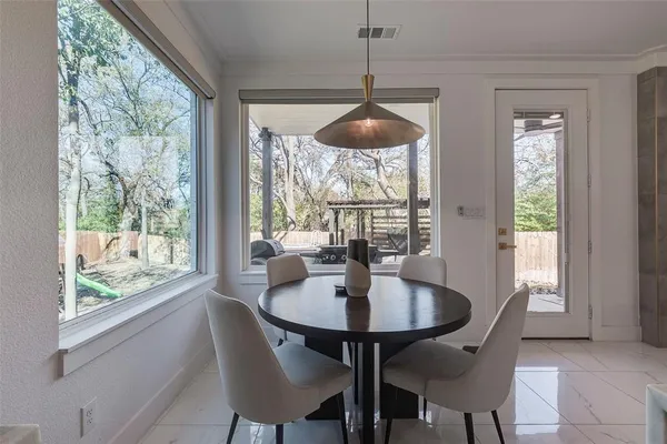$699,999 | 1001 Coke Drive, Arlington, TX 76010