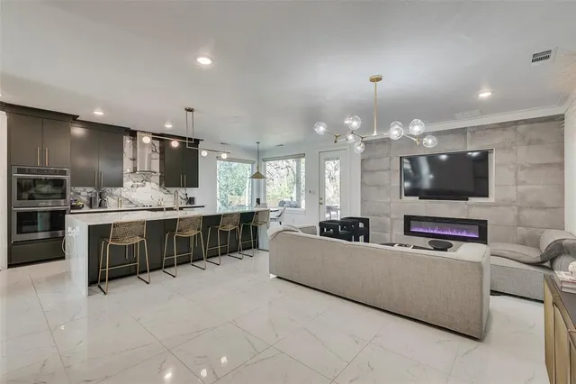 $727,000 | 1001 Coke Drive, Arlington, TX 76010