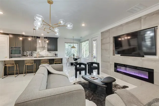 $727,000 | 1001 Coke Drive, Arlington, TX 76010