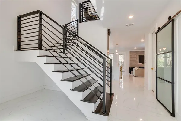 $699,999 | 1001 Coke Drive, Arlington, TX 76010
