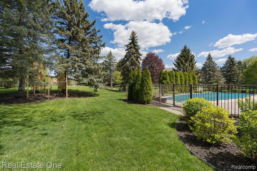 3460 Wedgewood Drive Rochester Hills, MI 48306 - Photo 41 of 47