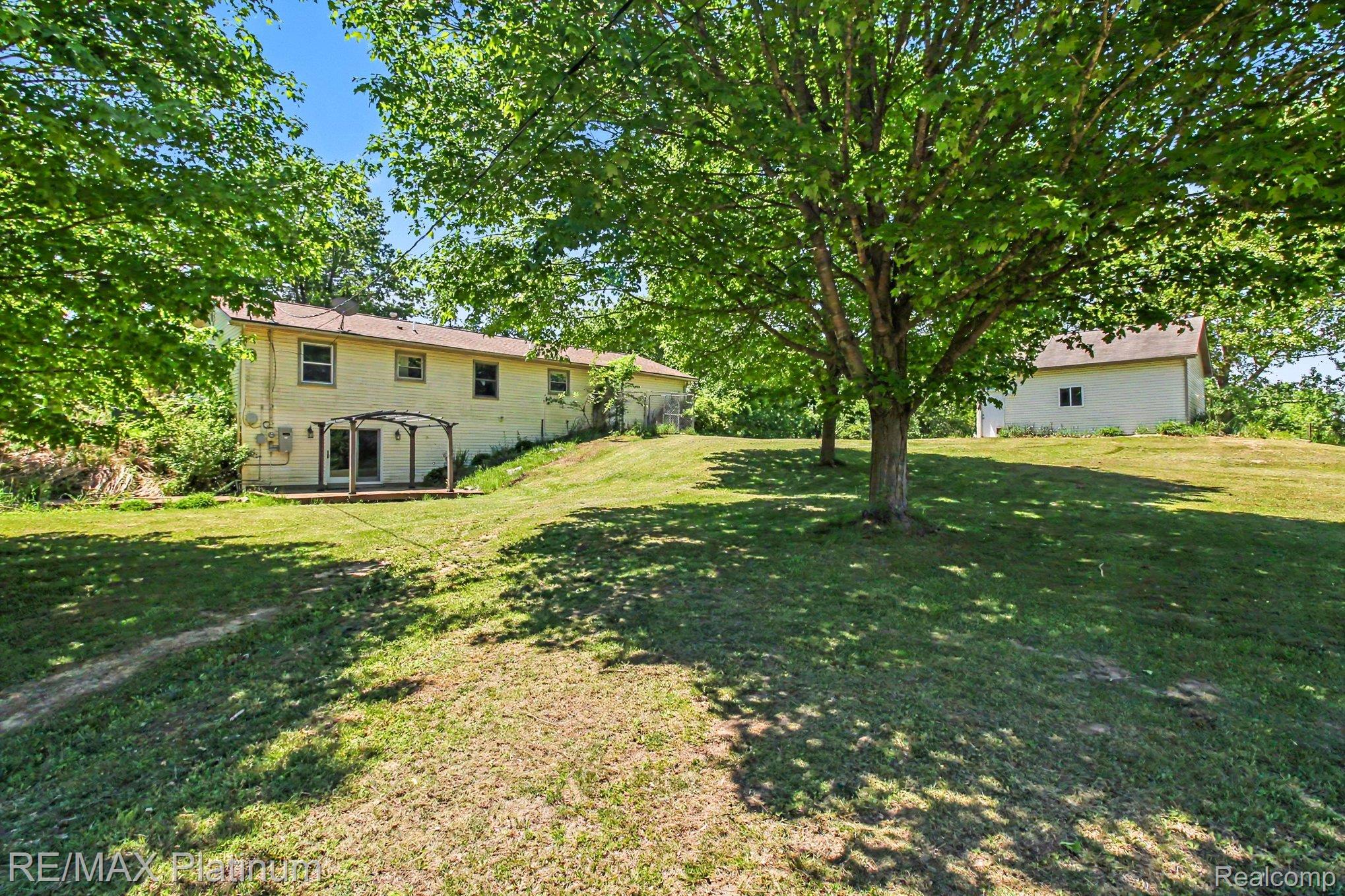 2647 Curdy Road Howell, MI 48855 - Photo 25 of 34 027_file_4432.jpg
