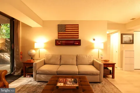 $2,200 | 1808 Old Meadow Road, Unit 215, McLean, VA 22102
