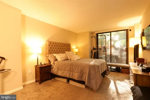 $2,200 | 1808 Old Meadow Road, Unit 215, McLean, VA 22102