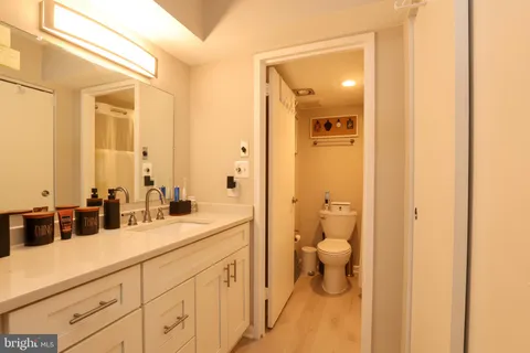 $2,200 | 1808 Old Meadow Road, Unit 215, McLean, VA 22102