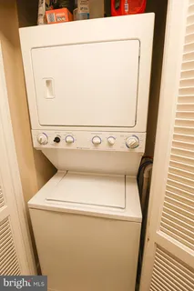 $2,200 | 1808 Old Meadow Road, Unit 215, McLean, VA 22102