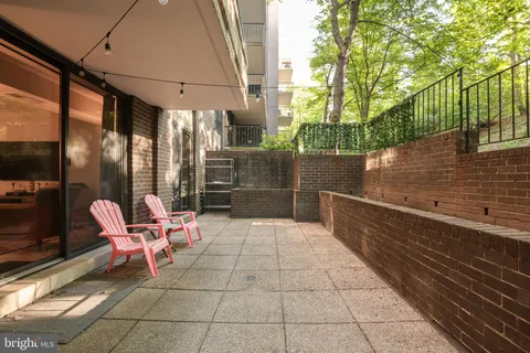 $2,200 | 1808 Old Meadow Road, Unit 215, McLean, VA 22102