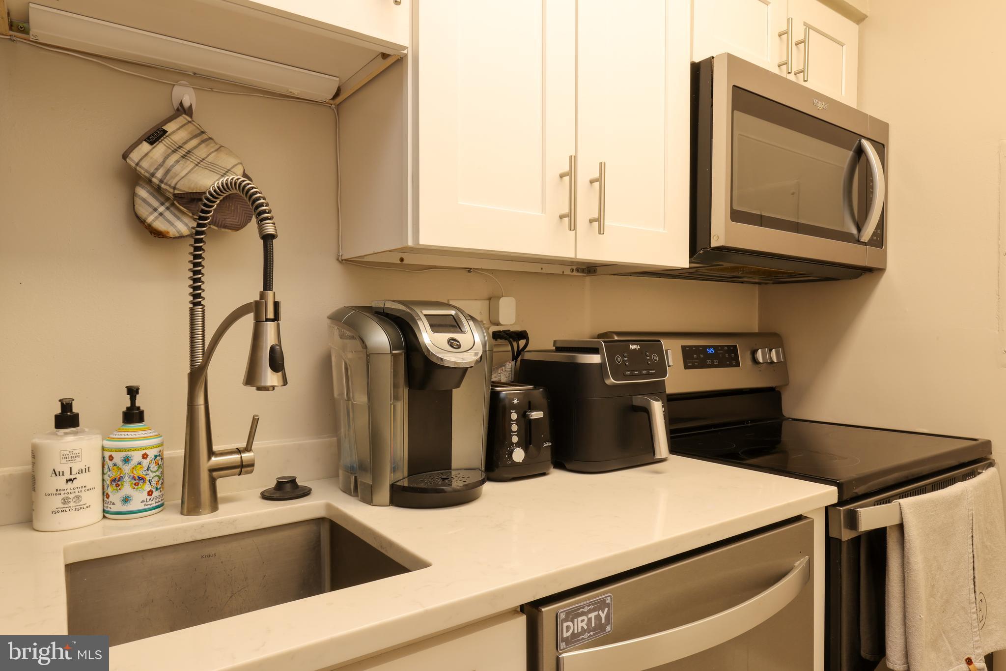 1808 Old Meadow Road, Unit 215 McLean, VA 22102 - Photo 5 of 26