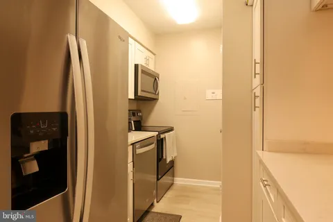$2,200 | 1808 Old Meadow Road, Unit 215, McLean, VA 22102