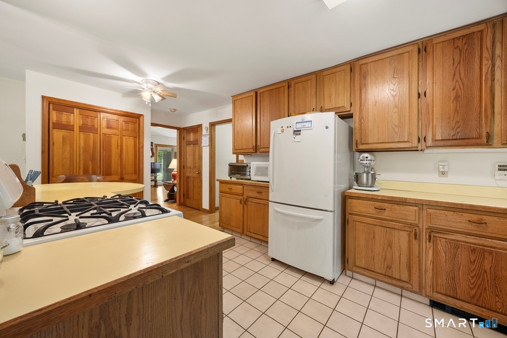 930 Spindle Hill Road Wolcott, CT 06716 - Photo 5 of 40 Kitchen