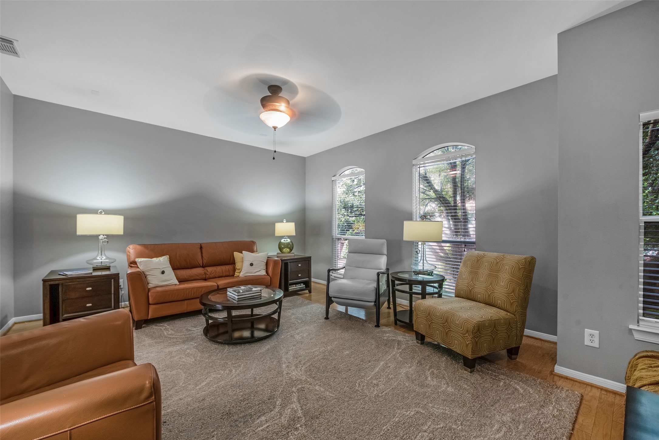 1028 La Rue Street Houston, TX 77019 - Photo 27 of 29 Living room