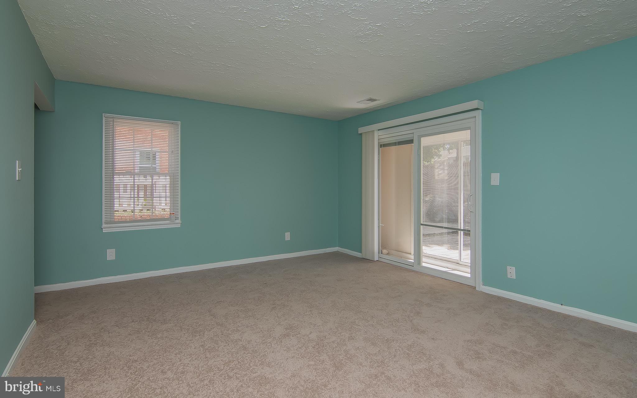 9845 Buckner Road Manassas, VA 20110 - Photo 3 of 19 an empty room with windows