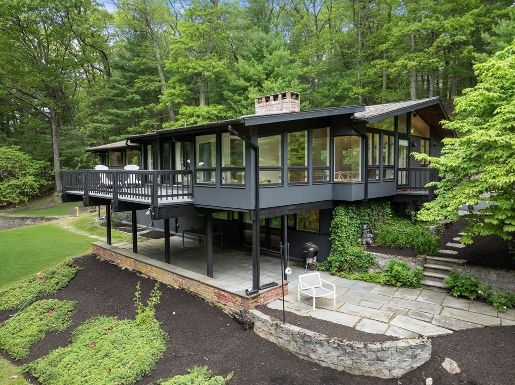 86 Myles Standish Road Weston, MA 02493 - Photo 3 of 39 Gallery Image 3