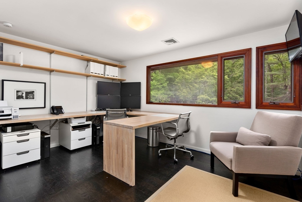 86 Myles Standish Road Weston, MA 02493 - Photo 36 of 39 Gallery Image 36