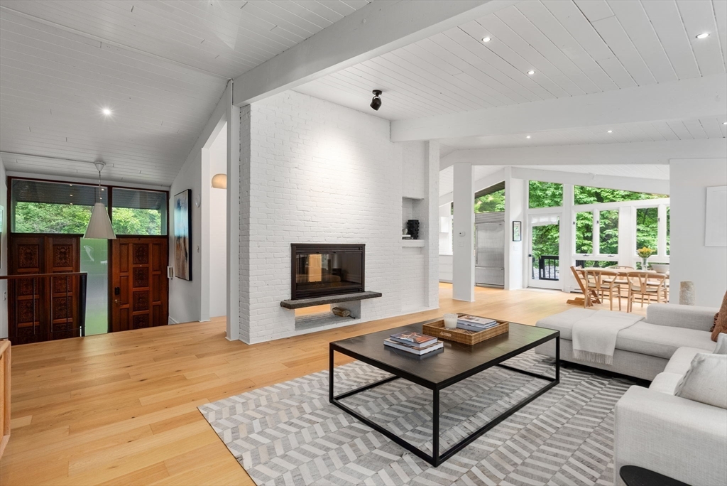 86 Myles Standish Road Weston, MA 02493 - Photo 8 of 39 Gallery Image 8