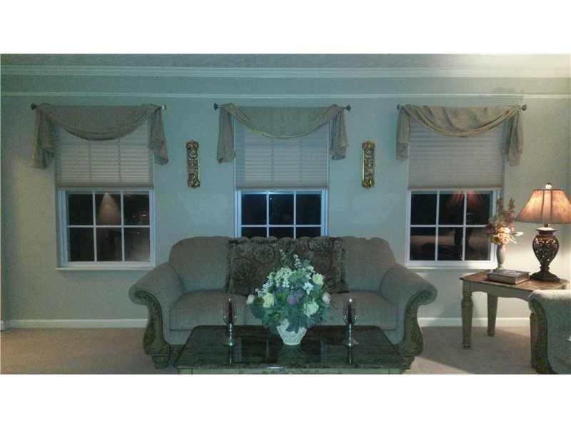 107 Stream View Court Sarver, PA 16055 - Photo 7 of 25 Living Room.