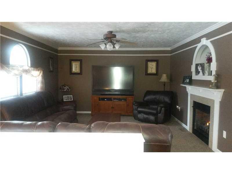 107 Stream View Court Sarver, PA 16055 - Photo 10 of 25 Den/Family/Great Room.