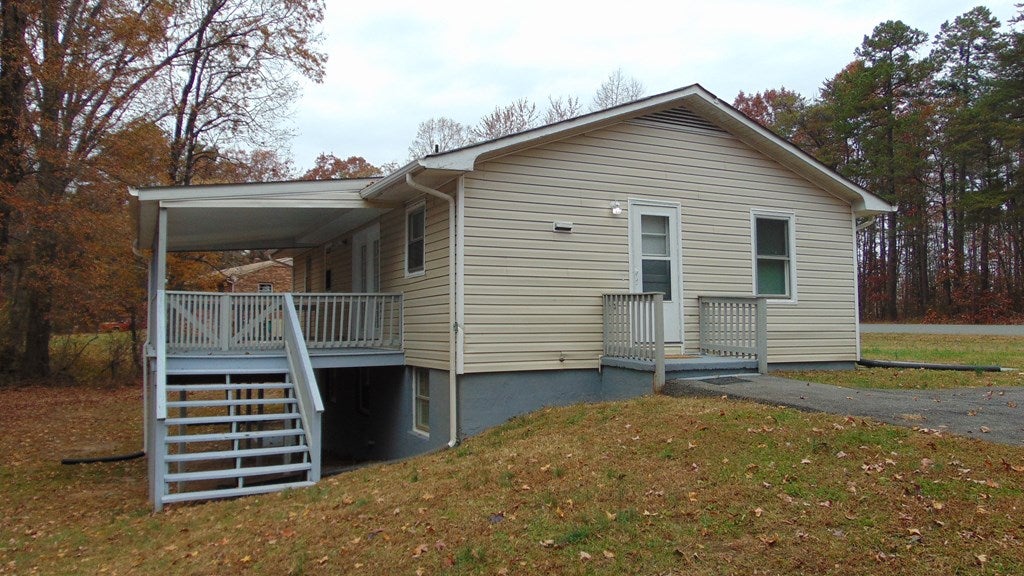 7033 Leda Road Nathalie, VA 24577 - Photo 3 of 25 Gallery Image 3