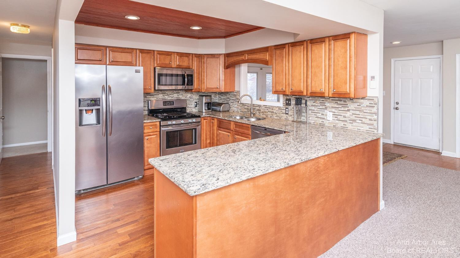 536 Mills Road Saline, MI 48176 - Photo 5 of 58 Photo 5