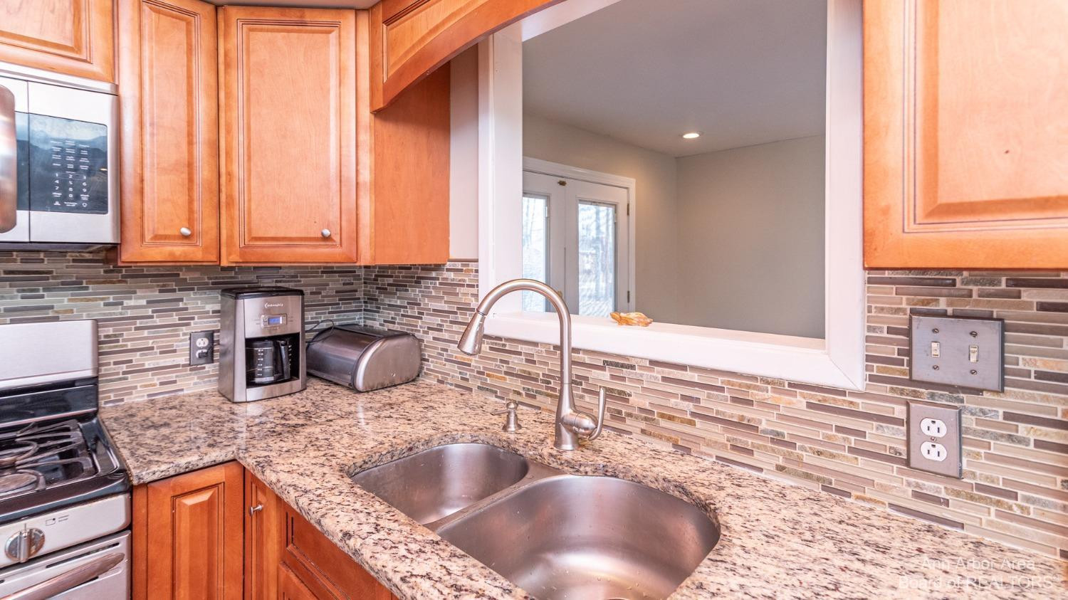 536 Mills Road Saline, MI 48176 - Photo 7 of 58 Photo 7
