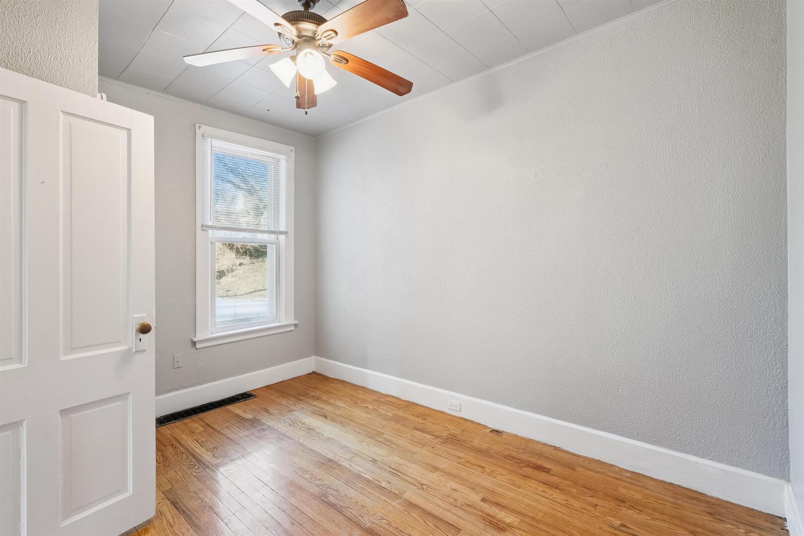 1411 Jersey Ridge Road Davenport, IA 52803 - Photo 10 of 27