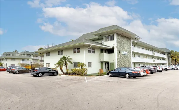$1,700 | 4200 Northwest 3rd Court, Unit 309, Plantation, FL 33317