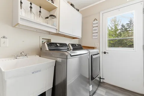 $470,000 | 2001 Madison Avenue, Gurnee, IL 60031