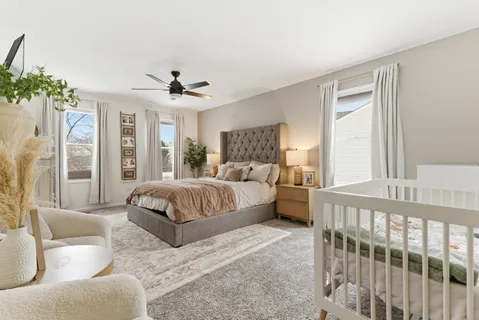 $470,000 | 2001 Madison Avenue, Gurnee, IL 60031