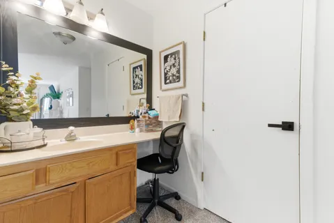 $470,000 | 2001 Madison Avenue, Gurnee, IL 60031