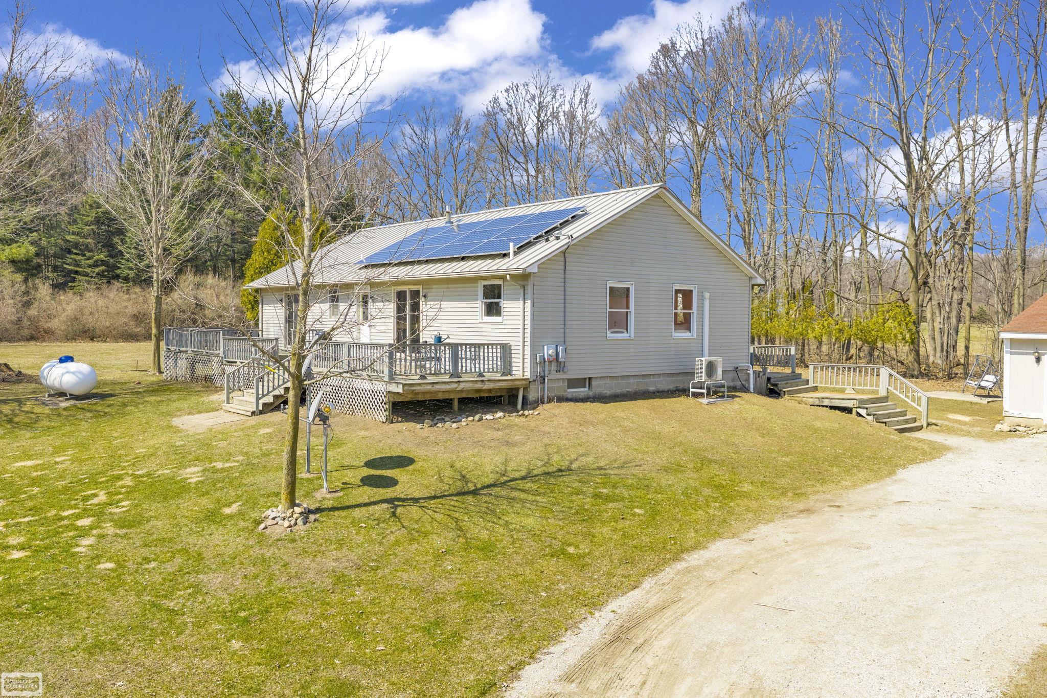 5139 Welch Road Emmett, MI 48022 - Photo 3 of 58 Gallery Image 3