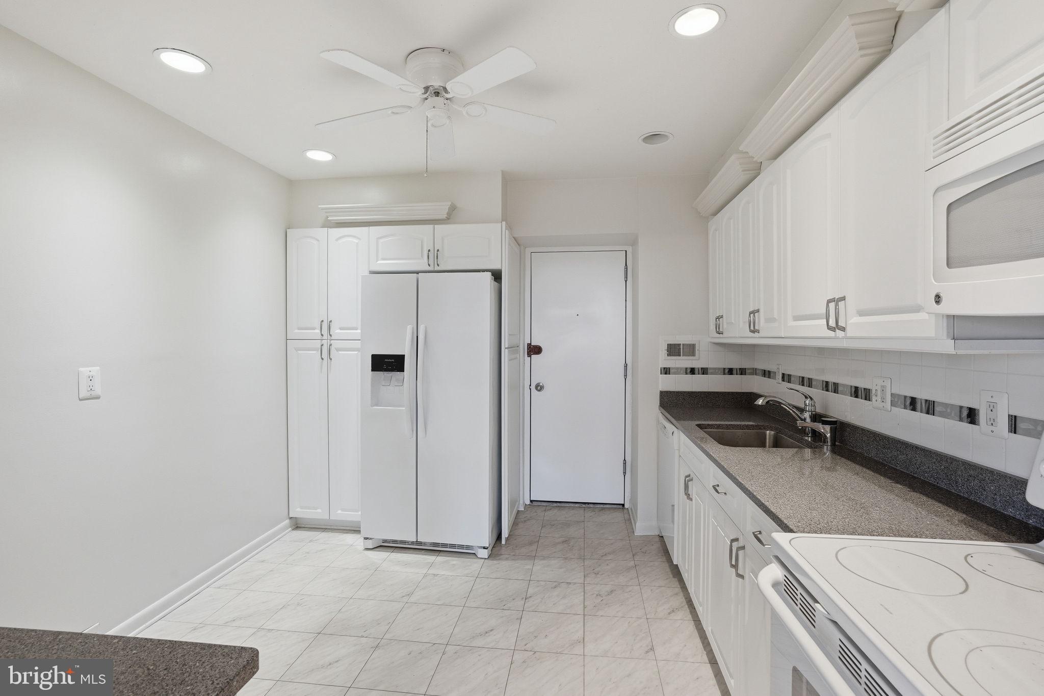 7 Slade Avenue, Unit 717 Baltimore, MD 21208 - Photo 21 of 31 Kitchen.