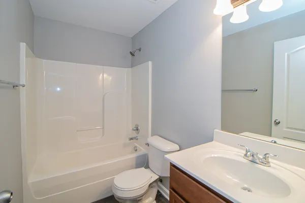 $1,255 | 1718 Thistlewood Drive, Unit H, Clarksville, TN 37042