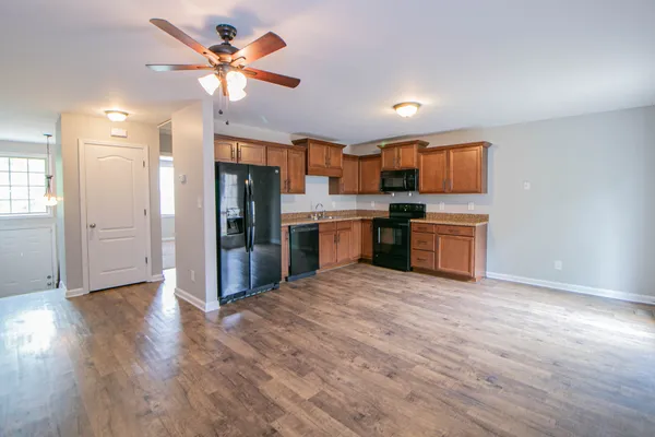 $1,255 | 1718 Thistlewood Drive, Unit H, Clarksville, TN 37042