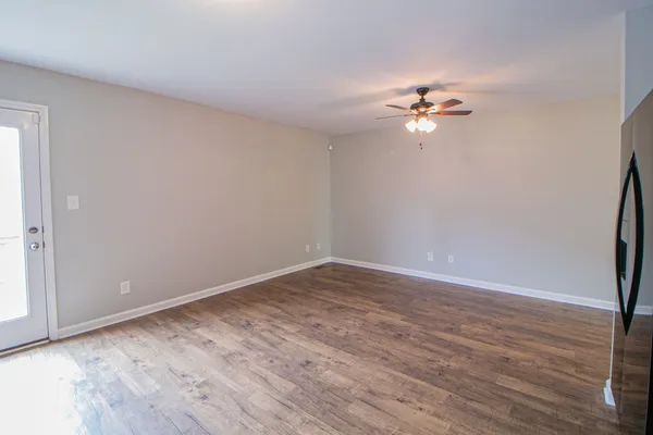 $1,255 | 1718 Thistlewood Drive, Unit H, Clarksville, TN 37042