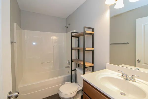 $1,255 | 1718 Thistlewood Drive, Unit H, Clarksville, TN 37042