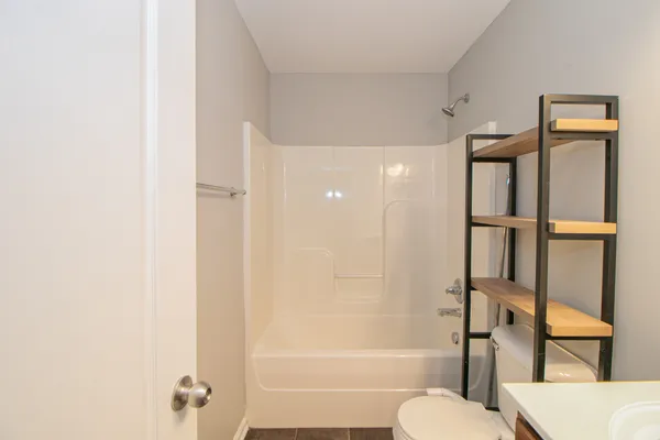 $1,255 | 1718 Thistlewood Drive, Unit H, Clarksville, TN 37042