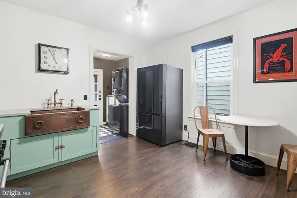 a close view of sink and tap